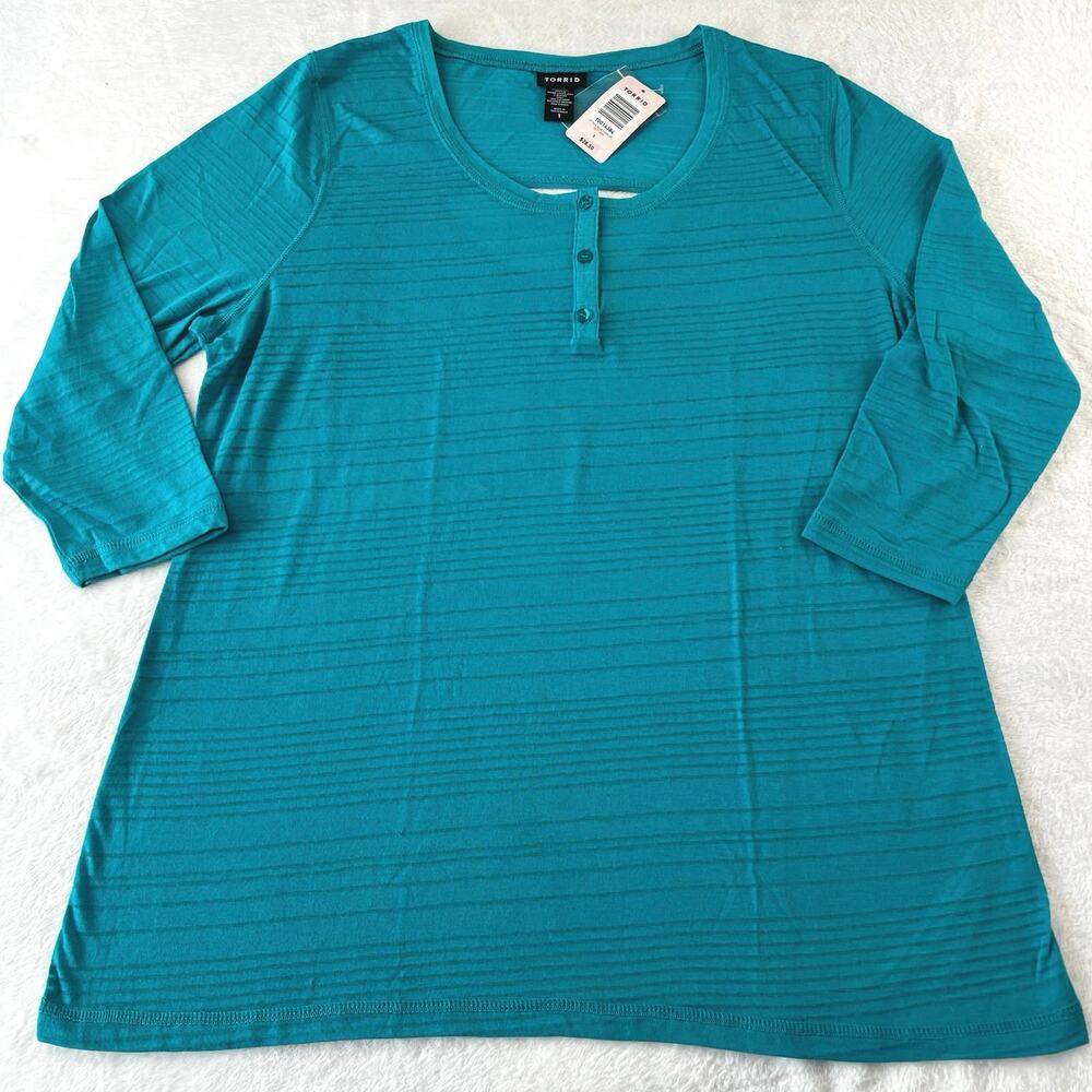 Torrid Teal Women's 3/4 Sleeve Lightweight Peekaboo Back Shirt Top Size 1 NWT
